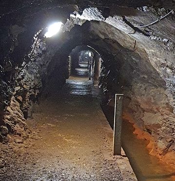 Stollen im Bleibergwerk